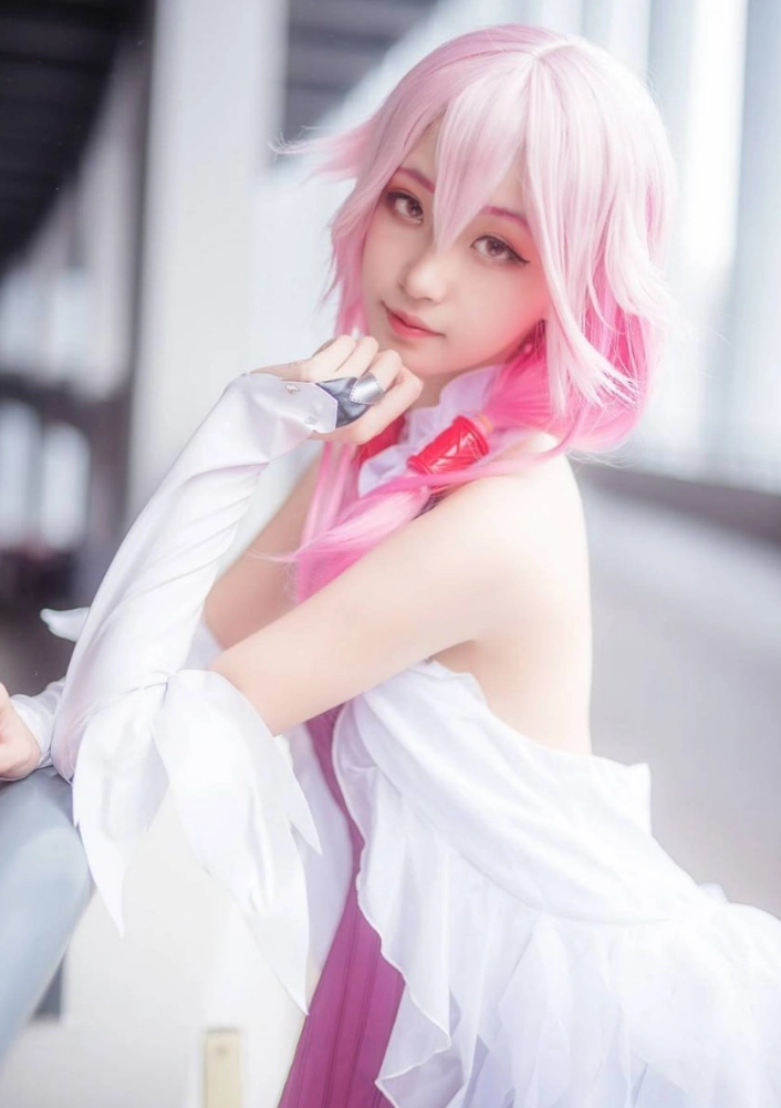 沧霁桔梗 Cosplay媚眼如丝写真图包合集下载