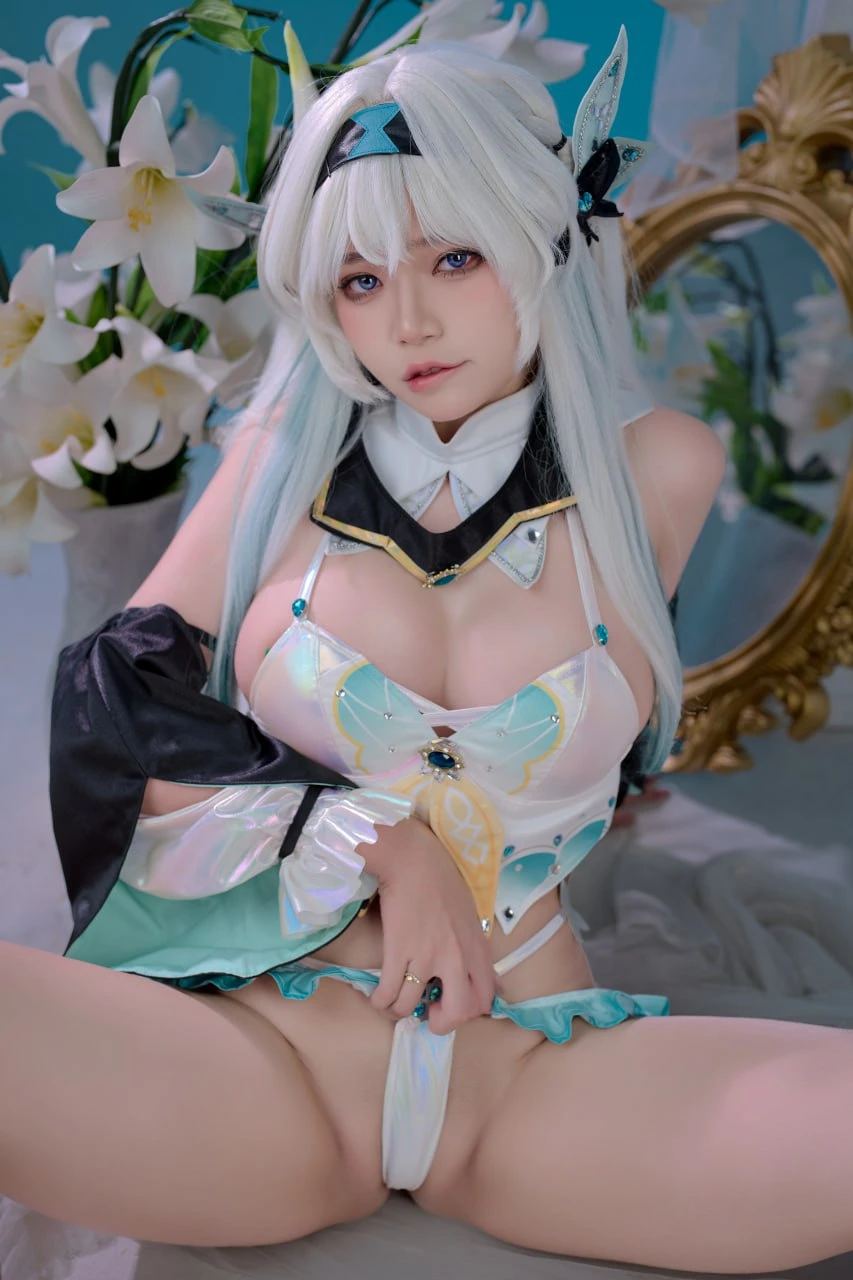 ZinieQ 越南Coser超清私房写真作品合集