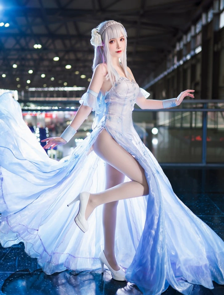 Sakiiii翎柒 Cosplay轻熟型御姐写真图包合集