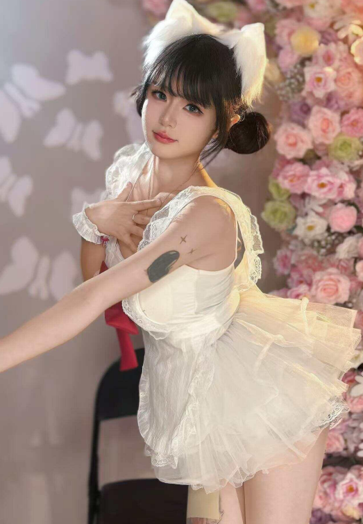 小e饱饱 微密圈图片写真合集下载