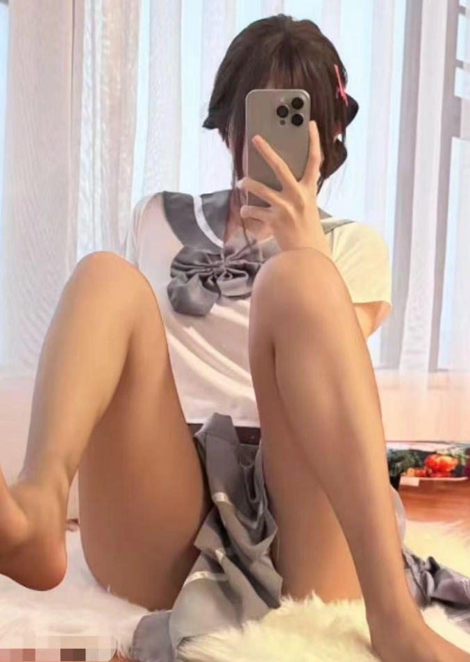 小杏仁 微密圈美女写真套图合集下载